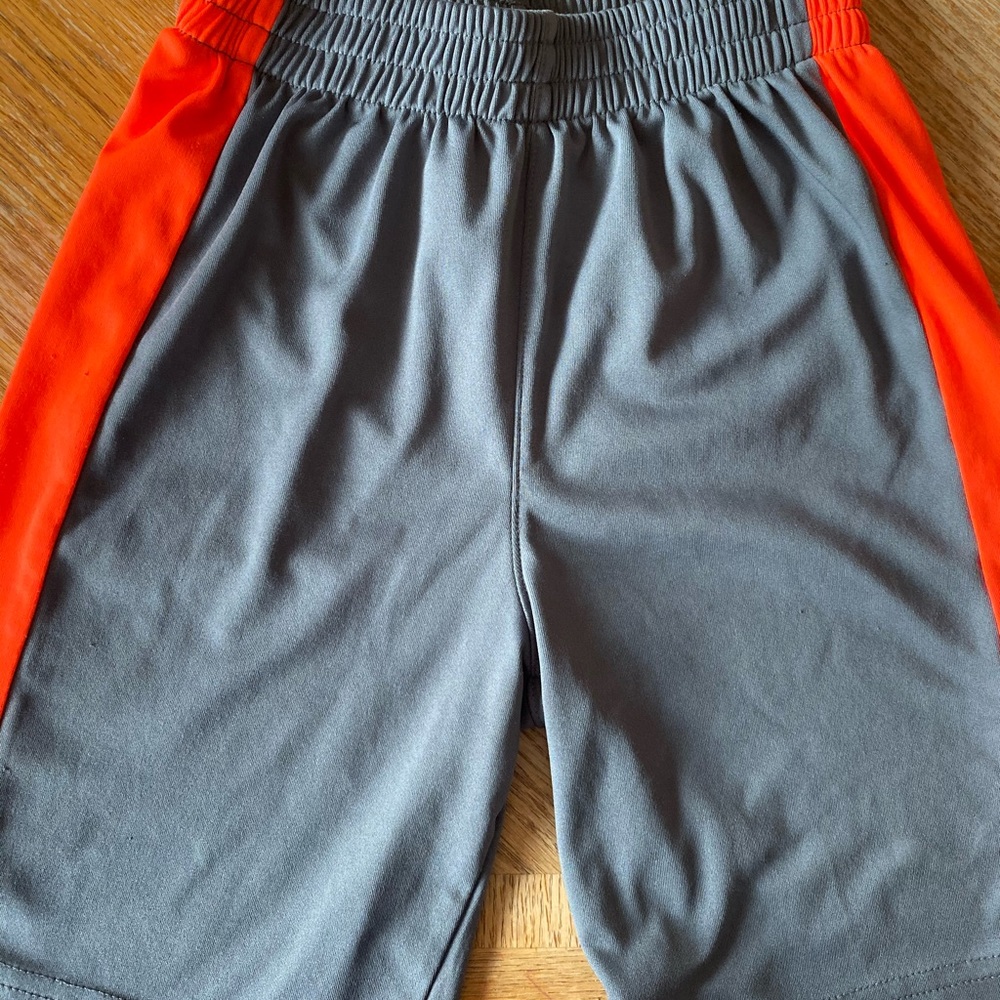 🟣 Boys puma basketball shorts